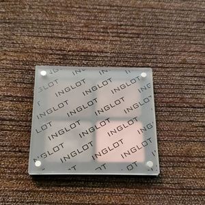 Inglot freedom shadow with case